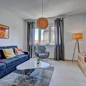  Apartment Lola App In Center, 4+1 Pax